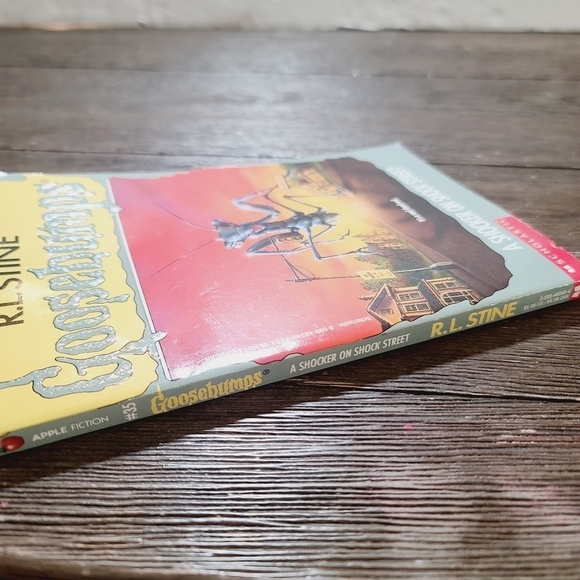 Vintage 90s 1995 Goosebumps #35 A Shocker on Shock Street R.L. Stine Scholastic - Picture 4 of 7